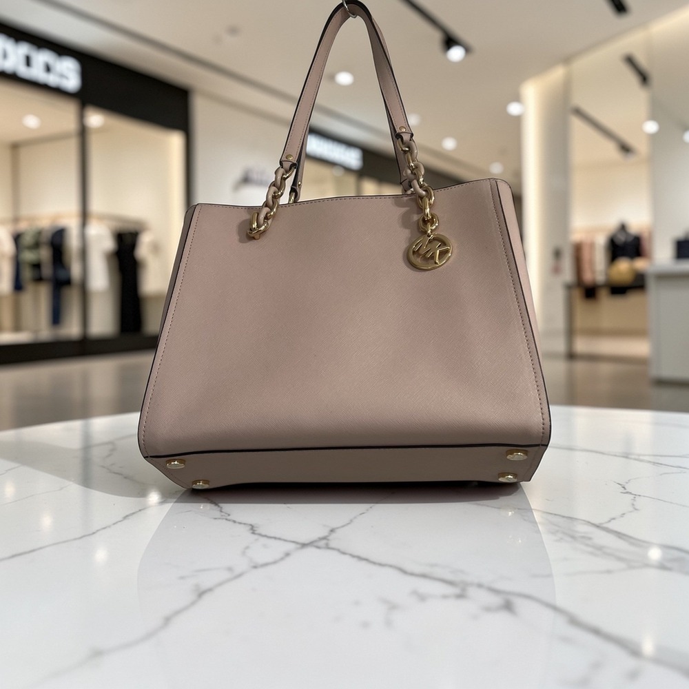 Michael Kors Cynthia Tote Women Large Pink Excellent Saffiano Leather Gold Chain - Picture 7 of 10